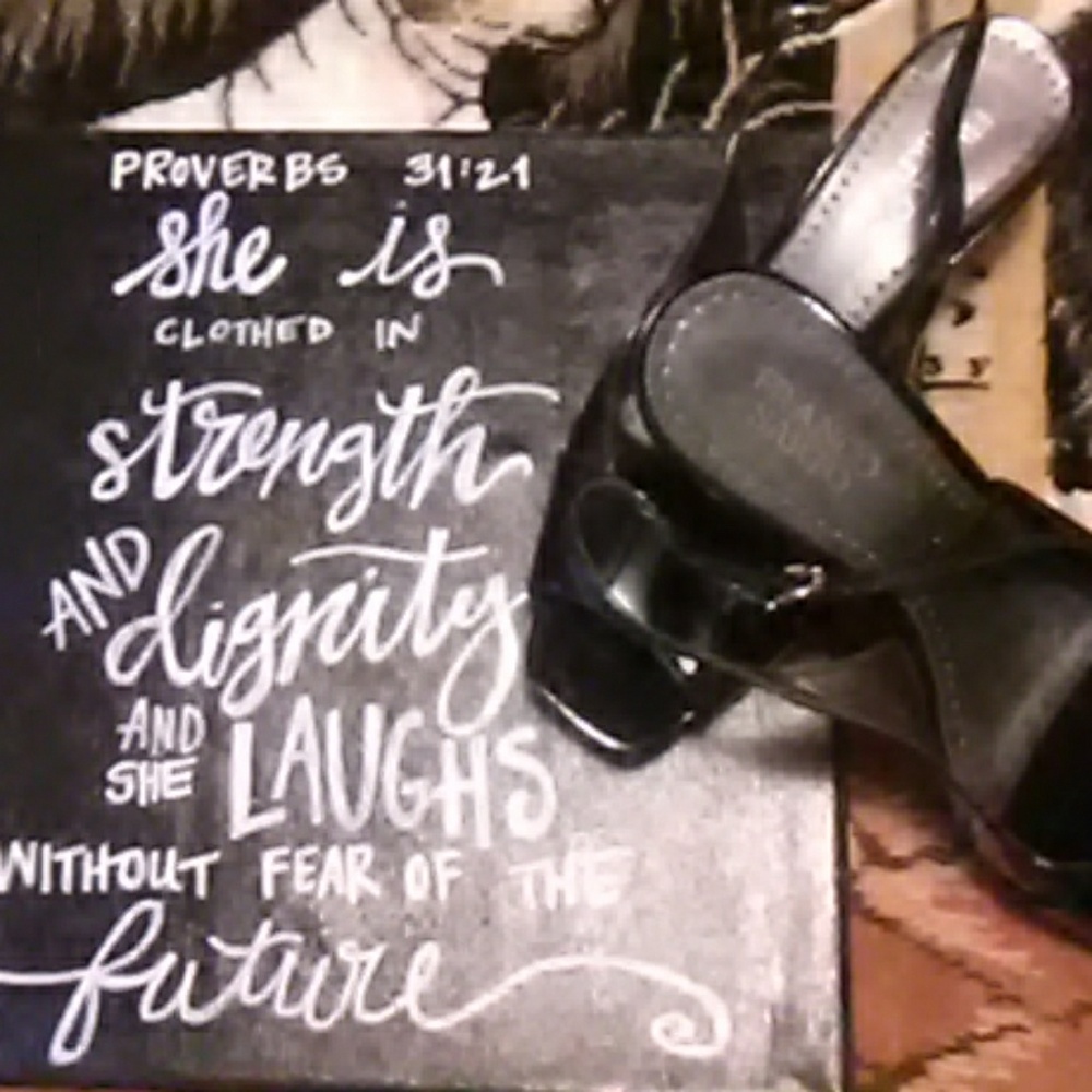 Shoes - Picture 5 of 5